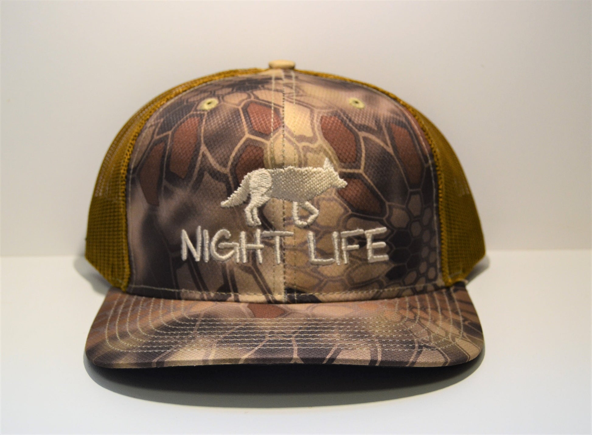 Coyote Hunting Richardson Snapback Mesh Trucker Hat - coonhoundin