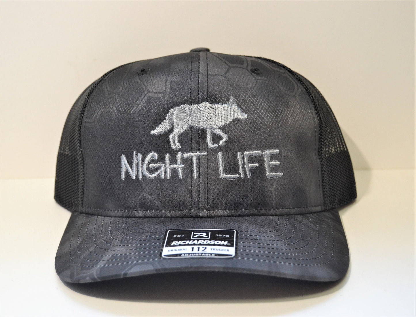 Coyote Hunting Richardson Snapback Mesh Trucker Hat - coonhoundin