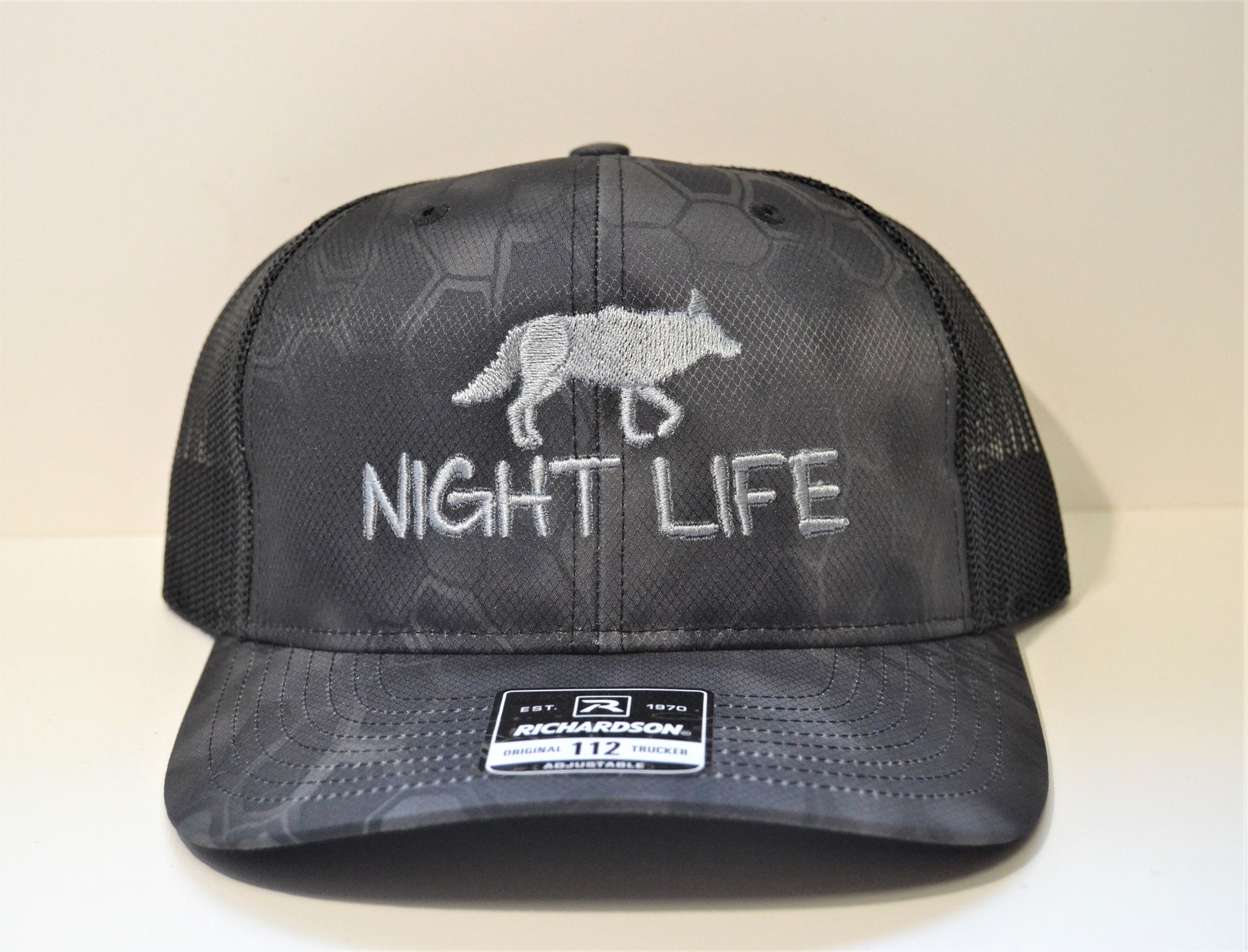 Coyote Hunting Richardson Snapback Mesh Trucker Hat - coonhoundin